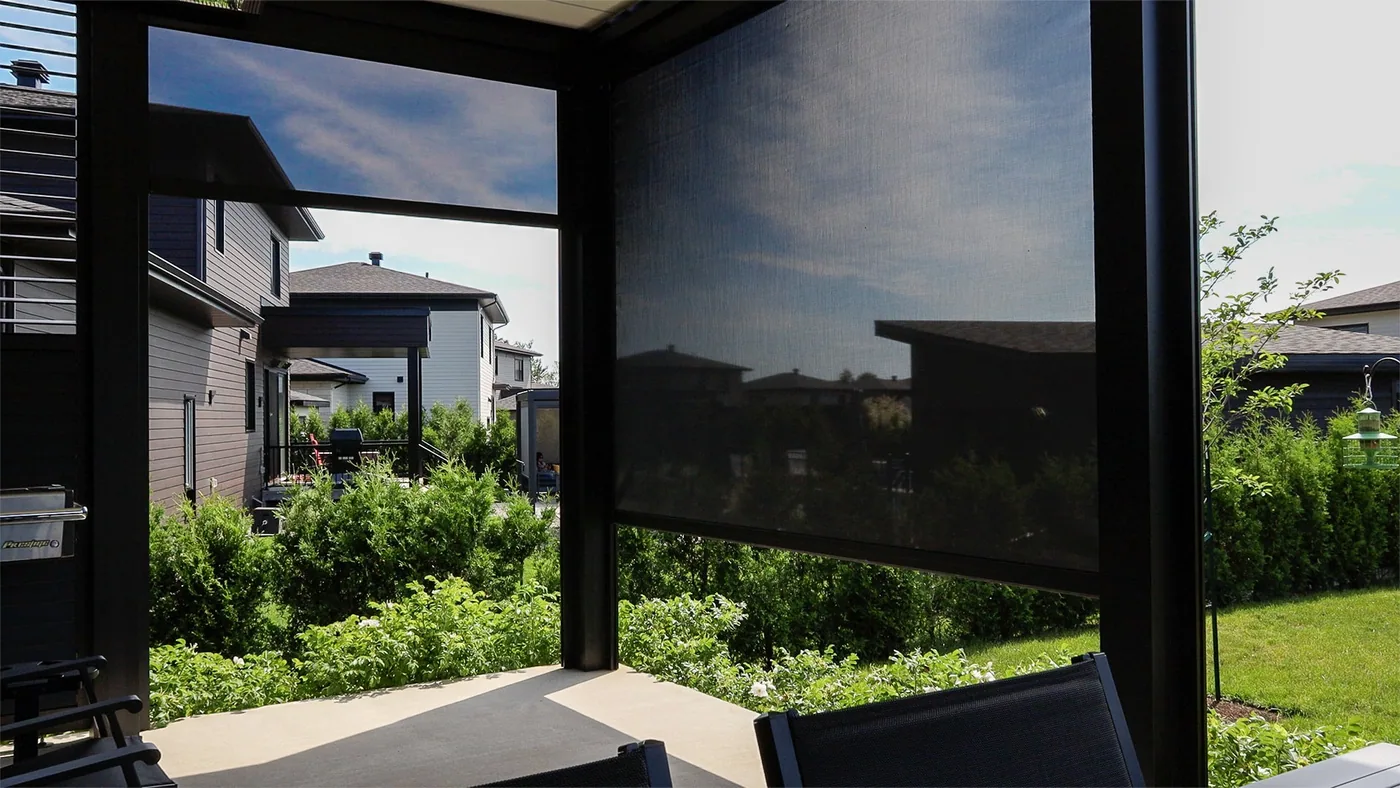 Motorised solar shades built into the pergola structure, Lefaivre project